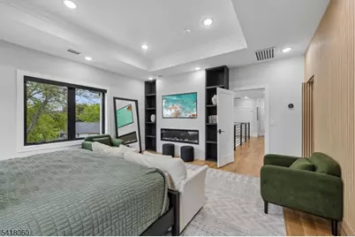 424 E Ridgewood Ave, Paramus, NJ 07652 - Photo 25