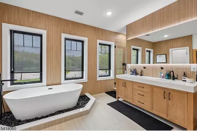 424 E Ridgewood Ave, Paramus, NJ 07652 - Photo 27