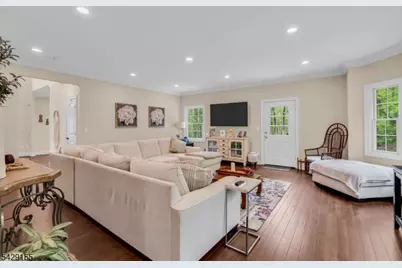 1121 N Washington Ave, Green Brook Township, NJ 08812 - Photo 21
