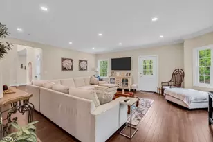 1121 N Washington Ave, Green Brook Township, NJ 08812 - Photo 21