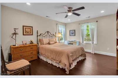 1121 N Washington Ave, Green Brook Township, NJ 08812 - Photo 27