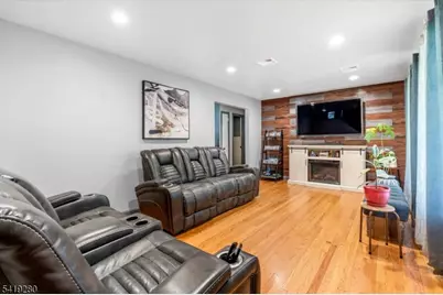 2 Francisco Ave, Little Falls Township, NJ 07424 - Photo 9