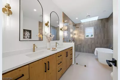 8 Lionel St, Clark Township, NJ 07066 - Photo 29