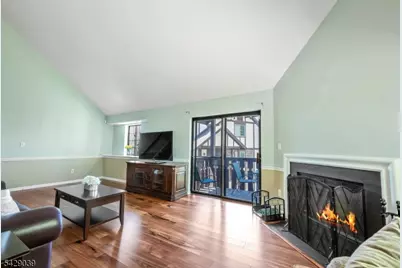 3202 Stowe Ln, Mahwah, NJ 07430 - Photo 7