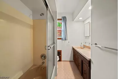 152 High St, Nutley, NJ 07110 - Photo 21
