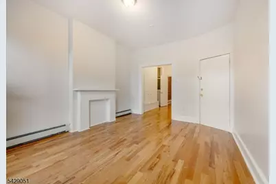 147 New York Ave #2L, Jersey City, NJ 07307 - Photo 5