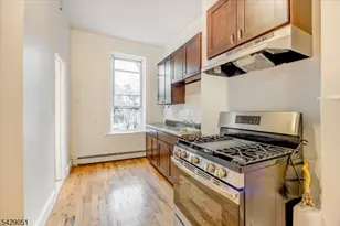 147 New York Ave, Jersey City, NJ 07307 - Photo 19