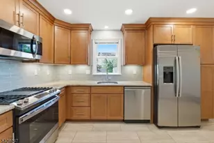 31 Lakeview Rd, Sparta Township, NJ 07871 - Photo 9