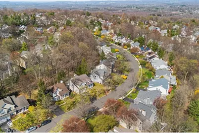 70 Hartley Ln, Bernards Township, NJ 07920 - Photo 3