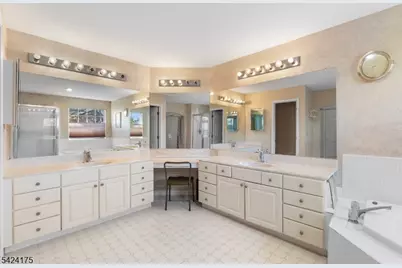 70 Hartley Ln, Bernards Township, NJ 07920 - Photo 23