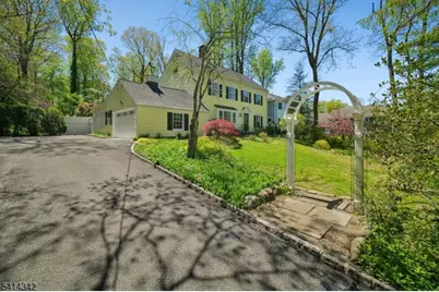 638 Mountain Ave, Berkeley Heights Township, NJ 07922 - Photo 1