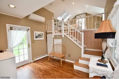 16 Pequot Trl, Jefferson Township, NJ 07438 - Photo 9