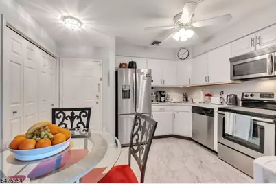 535-541 Bayway Ave #2B, Elizabeth, NJ 07202 - Photo 3