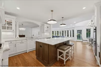 18 Tennyson Dr, Millburn Twp., NJ 07078 - Photo 3