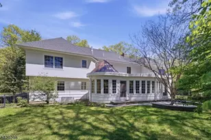 18 Tennyson Dr, Millburn Twp., NJ 07078 - Photo 17