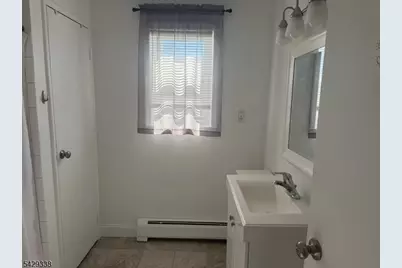 1173A Valley Rd, Wayne Twp., NJ 07470 - Photo 11