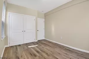 29 Wolf Pl, Irvington, NJ 07111 - Photo 11