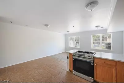 566 Pennsylvania Ave #E1, Elizabeth, NJ 07201 - Photo 5