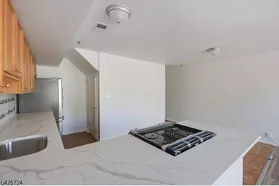 566 Pennsylvania Ave #E1, Elizabeth, NJ 07201 - Photo 7