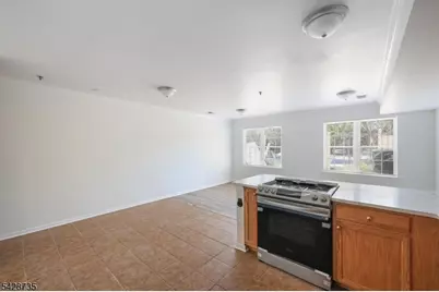 566 Pennsylvania Ave #E2, Elizabeth, NJ 07201 - Photo 1