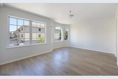 566 Pennsylvania Ave #E2, Elizabeth, NJ 07201 - Photo 11