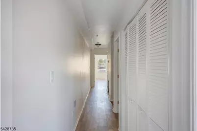 566 Pennsylvania Ave #E2, Elizabeth, NJ 07201 - Photo 17