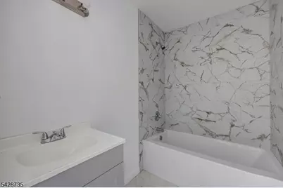 566 Pennsylvania Ave #E2, Elizabeth, NJ 07201 - Photo 15