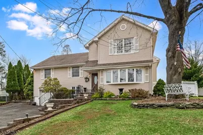 40 Catherine Ct, Cedar Grove, NJ 07009 - Photo 3