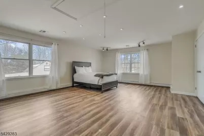 40 Catherine Ct, Cedar Grove, NJ 07009 - Photo 15