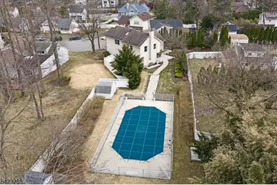 40 Catherine Ct, Cedar Grove, NJ 07009 - Photo 33