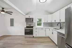 223 Waconia Rd, Vernon, NJ 07422 - Photo 9