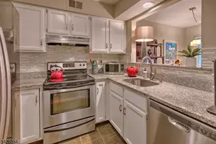 11 Tory Ct, Bedminster Township, NJ 07921 - Photo 5