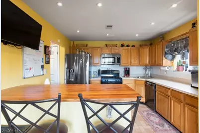 89 Vaughan Dr #89, Newark, NJ 07103 - Photo 9