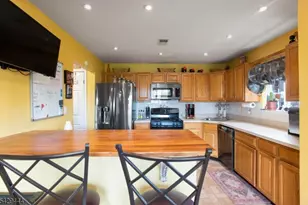 89 Vaughan Dr, Newark, NJ 07103 - Photo 9