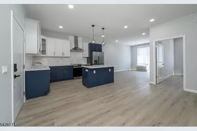 202-208 W 7th St #2F, Plainfield, NJ 07060 - Photo 1