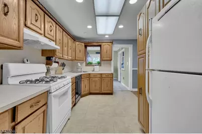 17 E Church St, Washington Boro, NJ 07882 - Photo 9