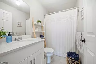 2009 Vermont Terrace, Hanover Township, NJ 07981 - Photo 33
