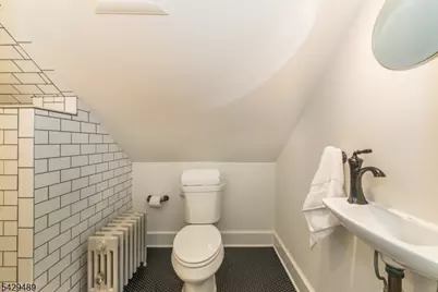 30 Wellesley Rd, Montclair, NJ 07043 - Photo 27
