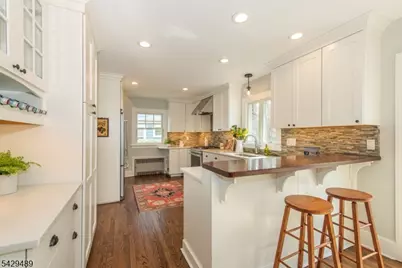 30 Wellesley Rd, Montclair, NJ 07043 - Photo 13