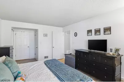 808 Breckenridge Dr, Branchburg Township, NJ 08876 - Photo 11