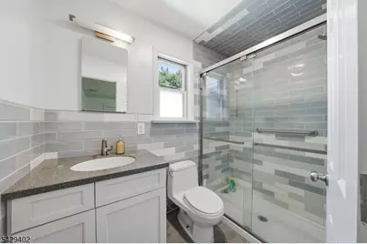 37 Buena Vista Ave, Hawthorne, NJ 07506 - Photo 5