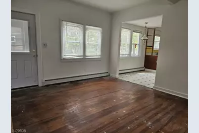 34 Walnut Ave, Pompton Lakes, NJ 07442 - Photo 5