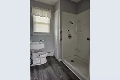 34 Walnut Ave, Pompton Lakes, NJ 07442 - Photo 9