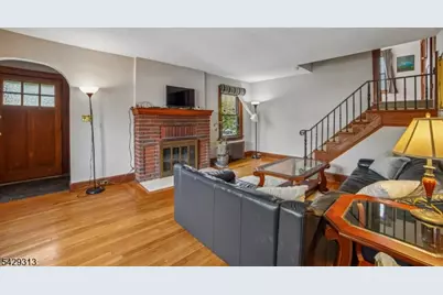 8 Brookside Pl, Livingston, NJ 07039 - Photo 5