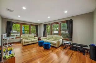 8 Brookside Pl, Livingston, NJ 07039 - Photo 13