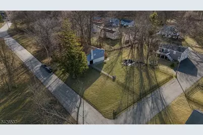 53 Pequannock Ave, Pequannock Township, NJ 07440 - Photo 3