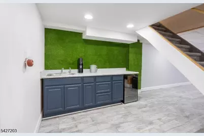 19 Highview Ter, Cedar Grove, NJ 07009 - Photo 19