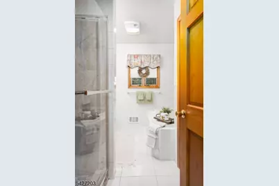 19 Highview Ter, Cedar Grove, NJ 07009 - Photo 9