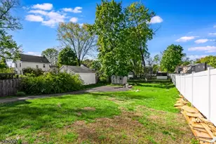 40 Franklin Pl, Morris Plains, NJ 07950 - Photo 23