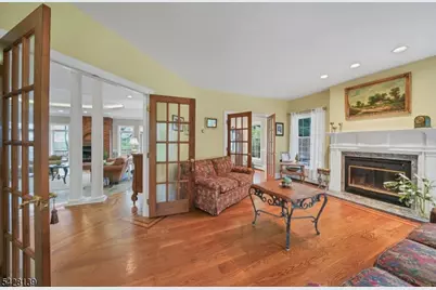 8 Chestnut St, Washington Township, NJ 07853 - Photo 7